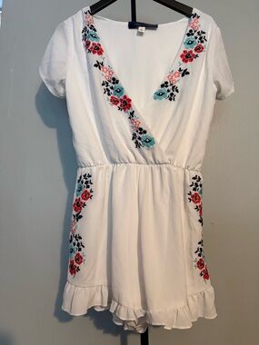 White Floral Embroidered V-Neck Romper